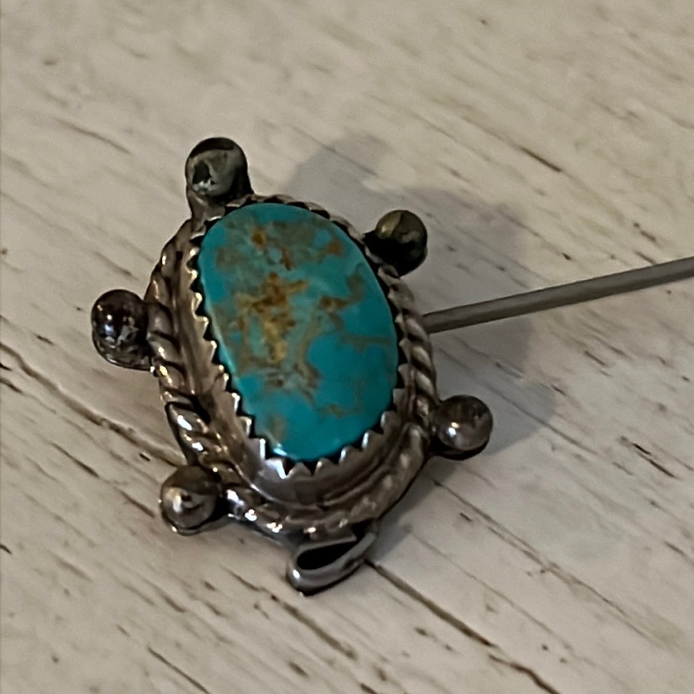 Vintage unmarked Sterling Silver Turquoise turtle pin